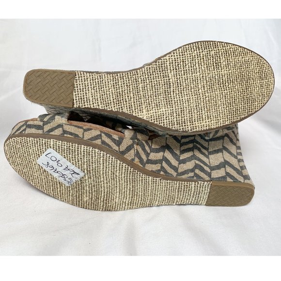 TOMS Ankle Strap Wedge Sandals - Printed - Picture 11 of 11